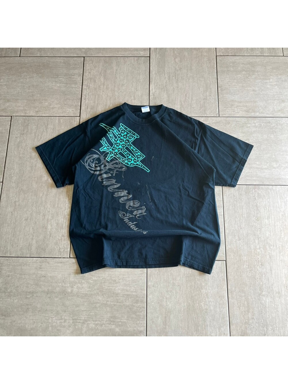 Vintage Gildan Black Graphic T-Shirt with Stunner Logo XL